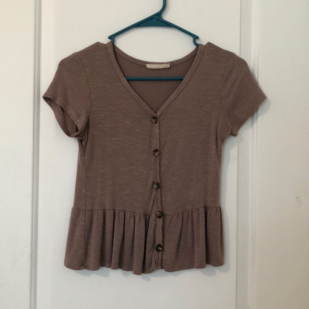 Flowy blouse, cropped tee